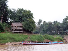 Along the Mekong River - Langs Mekong Floden