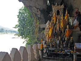 Pak Ou: Buddha Caves - Buddha Huler